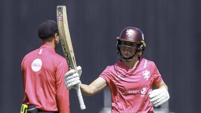 Sophie Luff fifty stretches Somerset’s unbeaten start – Sophie Luff Stars as Somerset Extends Unbeaten Vitality Blast Run